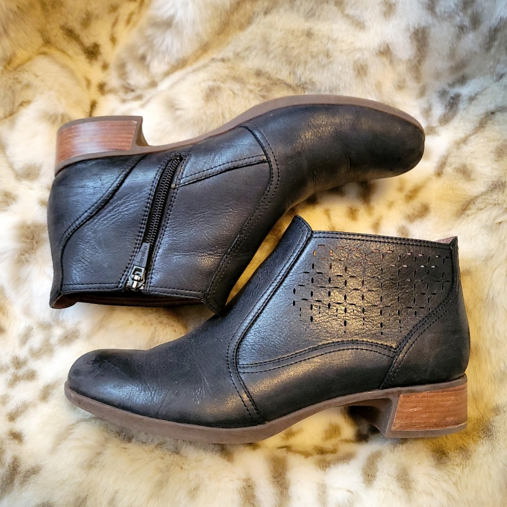 Black dansko booties